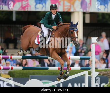 Bertram Allen auf Romanov während des Sport-Irland-Classic während eines Tages die Dublin Horse Show in der RDS Dublin heute. Stockfoto