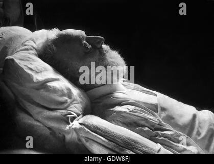 Victor Hugo (1802-1885) auf seinem Sterbebett. Foto von Nadar (Gaspard-Félix Tournachon), 1885. Stockfoto