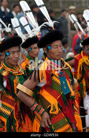Das Bild des Chakhesang Stammes Männer Hornbill Festival, Nagaland, Indien Stockfoto