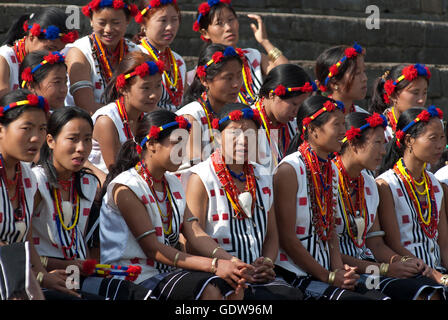 Das Bild des Pochury Stammes Mädchen beim Hornbill Festival, Nagaland, Indien Stockfoto