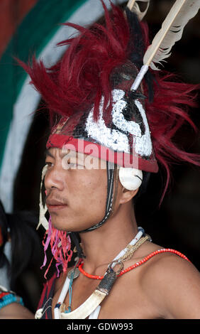 Das Bild von Phom Stamm Mann Hornbill Festival in Nagaland, Indien Stockfoto