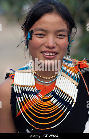 Das Bild des Chakhesang Stammes Mädchen Hornbill Festival, Nagaland, Indien Stockfoto