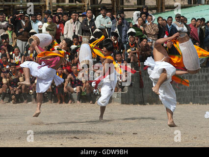 Das Bild der Manipuri Tänzer beim Hornbill Festival; Nagaland; Indien Stockfoto