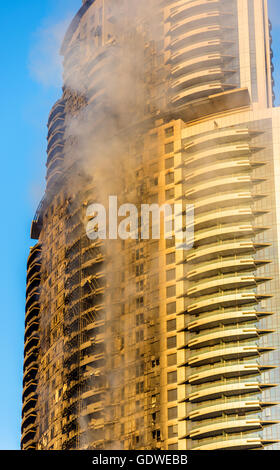 Ein Hotel in Brand am 1. Januar 2016 - Dubai Stockfoto