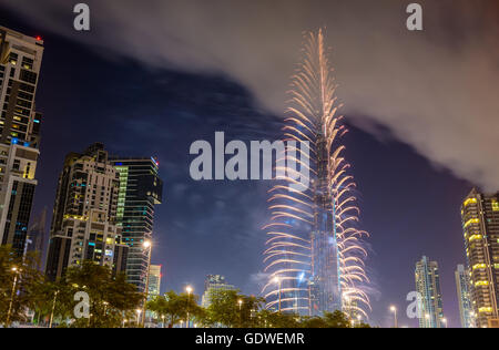 Feuerwerk vom Burj Khalifa auf Silvester 2016, Dubai Stockfoto