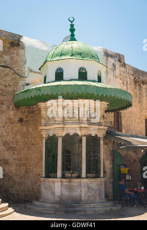 Israel Akko Hektar große Altstadt Stadt Straße Straßenszene von Moschee el-Balanenfamilie-Eingang Stockfoto