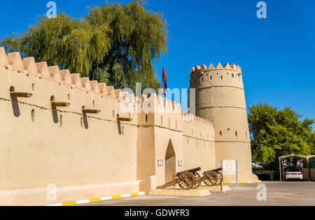 Eingang des östlichen Forts von Al Ain, Vereinigte Arabische Emirate Stockfoto