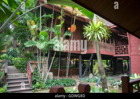 das Jim Thompson Haus mit Garten in der Nähe des Siam Square in der Stadt von Bangkok in Thailand in Südostasien. Stockfoto