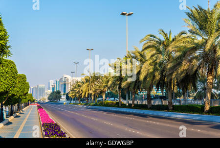 Ansicht der Corniche Road in Abu Dhabi, Vereinigte Arabische Emirate Stockfoto