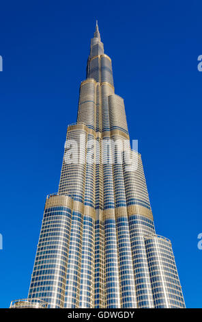 DUBAI, Vereinigte Arabische Emirate - 28. Dezember: Ansicht des Burj Khalifa Tower in Dubai auf Stockfoto