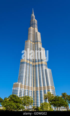 DUBAI, Vereinigte Arabische Emirate - 28. Dezember: Ansicht des Burj Khalifa Tower in Dubai auf Stockfoto