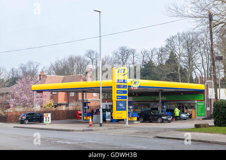 Jet-Tankstelle in Dorf von Bunny, Nottinghamshire, England, Großbritannien Stockfoto