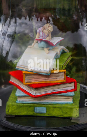 Die BFG (Abkürzung für "große freundliche Riese") ist ein 1982 Kinderbuch geschrieben von Roald Dahl auf der RHS Royal Horticulutral Society Flower Show 2016 an Tatton PARK, Knutsford, UK illustriert Stockfoto