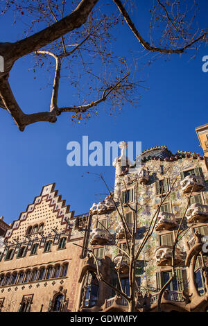 Amatller House (Puig ich Cadafalch) und Batlló House (Gaudí) sowohl im Art Nouveau auf dem Passeig de Gràcia Stil. Barcelona. Spanien Stockfoto