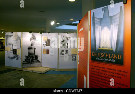 "Ausstellung"das verdächtige Saxophon ''" Stockfoto