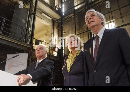 Daniel Barenboim, Prof. Monika Gruetters und Prof. Dr. Michael Naumann in Berlin, Deutschland, 2014 Stockfoto