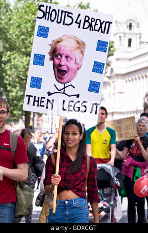 Vierzigtausend Menschen nahmen an dem Marsch für Europa in London Teil. am 2. Juli 2016.  Nach den Ergebnissen der Brexit Referend Stockfoto