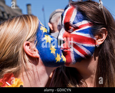 Vierzigtausend Menschen nahmen an dem Marsch für Europa in London Teil. am 2. Juli 2016.  Nach den Ergebnissen der Brexit Referend Stockfoto