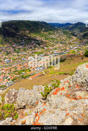 Blick vom Pico Facho Sicht über das Tal von Machico, Madeira, Portugal Stockfoto