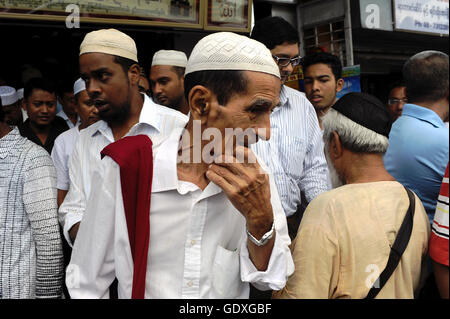 Nach dem Freitagsgebet in Yangon Stockfoto