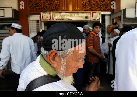 Nach dem Freitagsgebet in Yangon Stockfoto