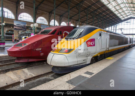 Züge an der Gare du Nurd Bahnhof in Paris, Frankreich, 2014 Stockfoto