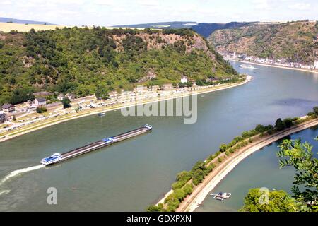 Bootsfahrt auf dem Rhein an der Loreley-Felsen Stockfoto