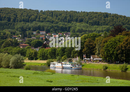 Geographie/Reisen, Deutschland, Nordrhein-Westfalen, Verkehr/Transport, Ausflug Schiff auf der Weser in der Nähe von Höxter, Additional-Rights - Clearance-Info - Not-Available Stockfoto