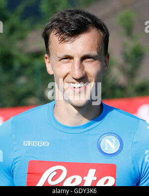 Dimaro, Italien. 18. Juli 2016. Vlad Chireches der SSC Napoli beim Sommer camp Training in Dimaro in der Nähe von Trento, © Ciro De Luca/Pacific Press/Alamy Live News Stockfoto