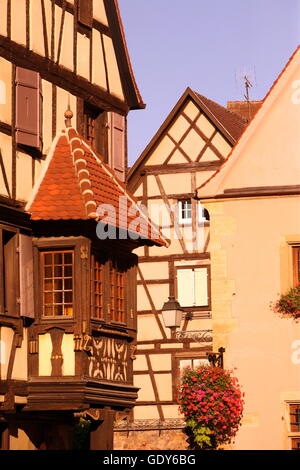 Das Traditionelle Weindorf Riquewihr ein der Weinstraße Im Elsass Im Osten von Frankreich. Stockfoto