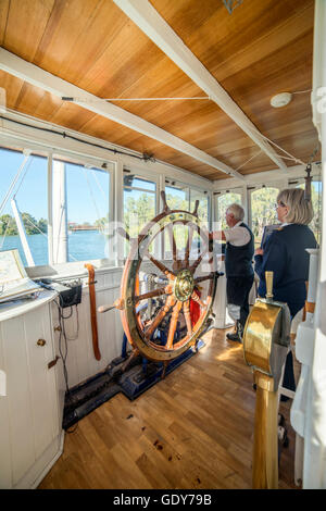 Die Brücke von der PS-Branche Raddampfer während einer Kreuzfahrt auf dem Murray River in Australien. Stockfoto