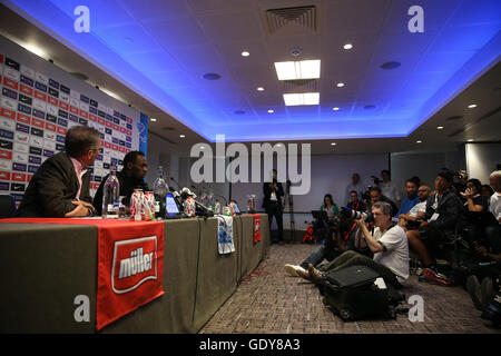 Usain Bolt stellt bei seiner Pressekonferenz am Grange Tower Bridge Hotel, London. Stockfoto