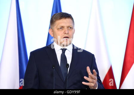 Offizielle Treffen teilgenommen slowakischen PM Robert Fico. Visegrád-Gruppe Pressekonferenz unter dem Vorsitz des polnischen Primer Beata Szydlo. (Foto von Jakob Ratz / Pacific Press) Stockfoto