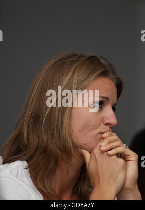 Dafne Schippers spricht bei der Pressekonferenz am Grange Tower Bridge Hotel, London. PRESSEVERBAND Foto. Bild Datum: Donnerstag, 21. Juli 2016. PA-Geschichte-Leichtathletik-London zu sehen. Bildnachweis sollte lauten: Steven Paston/PA Wire. Stockfoto