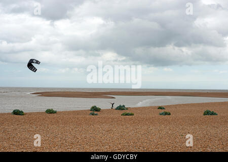 Windsurfer Shingle Street Suffolk England Stockfoto