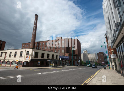 Der Hut arbeitet Museum neben der A6 im Zentrum von Stockport, Greater Manchester, England Stockfoto