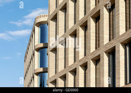 Detail der Backsteinfassade. Turnmill Gebäude, London, Vereinigtes Königreich. Architekt: Piercy & Unternehmen, 2015. Stockfoto