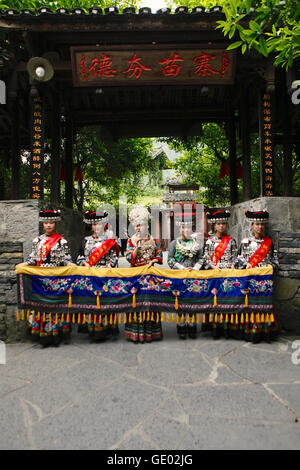 Gruppieren Sie Miao Frau Singning Denghan Miao Dorf, Hunan. China Stockfoto