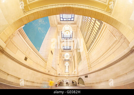 Fisheye-Objektiv Foto von Grand Central Terminal Interieur. Stockfoto