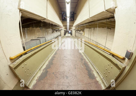 Fisheye-Objektiv Foto einer Rampe im Grand Central Terminal. Stockfoto