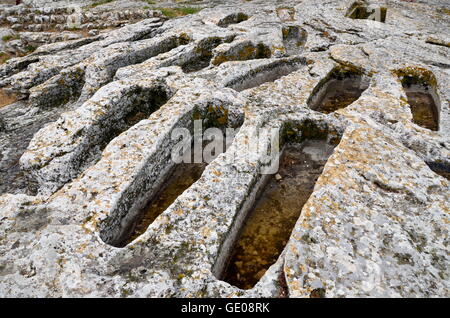 Geographie/Reise, Frankreich, Provence, Abtei von Montmajour, rock Grab (11. - 14. Jahrhundert), Additional-Rights - Clearance-Info - Not-Available Stockfoto