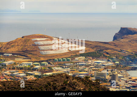 Solar-Panels platziert in östlicher Punkt auf der Insel Madeira, Portugal Stockfoto