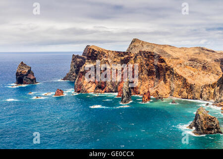 Unglaubliche Aussicht von den Klippen am Ponta de Sao Lourenco, Madeira, Portugal Stockfoto