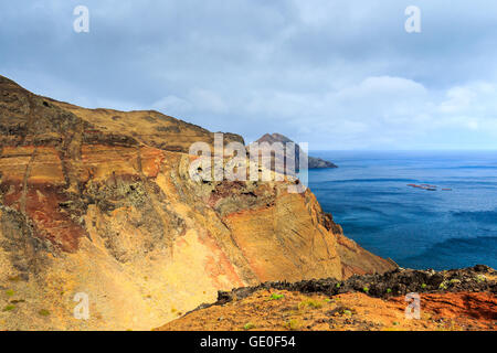 Unglaubliche Aussicht von den Klippen am Ponta de Sao Lourenco, Madeira, Portugal Stockfoto