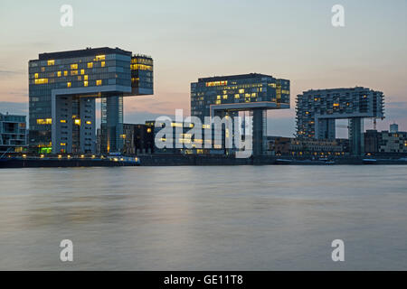 Geographie/Reisen, Deutschland, Nordrhein-Westfalen, Köln, Kran Häuser im Rheinauhafen, Ansicht von Koeln-Deutz über den Rhein, Additional-Rights - Clearance-Info - Not-Available Stockfoto