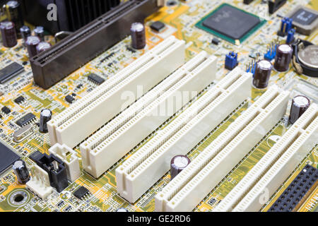 PCI-Steckplatz im PC motherboard Stockfoto