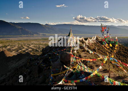 Geographie/Reisen, China, Tibet, Samye Kloster, Außenansicht, Gebetsfahnen, Additional-Rights - Clearance-Info - Not-Available Stockfoto