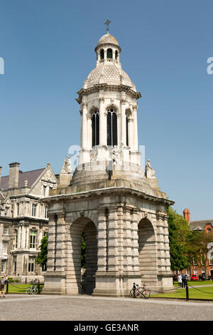 Irland, Dublin, 1853 Trinity College Campanile Glockenturm von Sir Charles Lanyon, gestiftet von Erzbischof von Armagh Lord John Bere Stockfoto