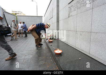 Polen, Warschau, 22. Juli 2016: Menschen marschierten in Erinnerung an die ermordeten Juden während des zweiten Weltkrieges im Warschauer Ghetto. Bildnachweis: Madeleine Ratz/Alamy Live-Nachrichten Stockfoto