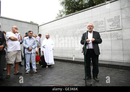 Polen, Warschau, 22. Uly 2016: Demonstranten statt März in Erinnerung an die ermordeten Juden in 1942 Warschauer Ghetto Bereich der zweiten Weltkrieg Kredite herumlaufen: Jake Ratz/Alamy Live News Stockfoto